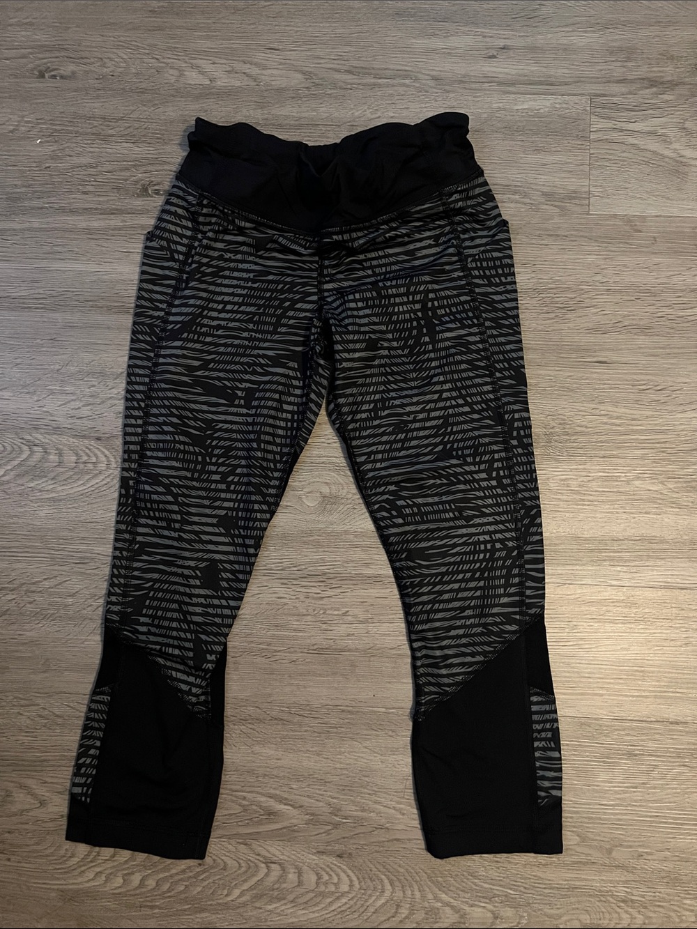 lululemon athletica Black and Gray Patterned Leggings